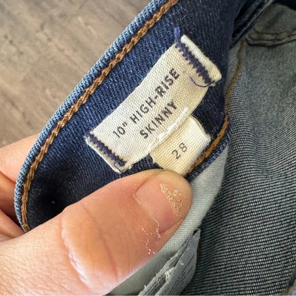 Madewell 10" High-Rise Skinny Jeans in Danny Wash: TENCEL™ Denim Edition - Picture 7 of 7